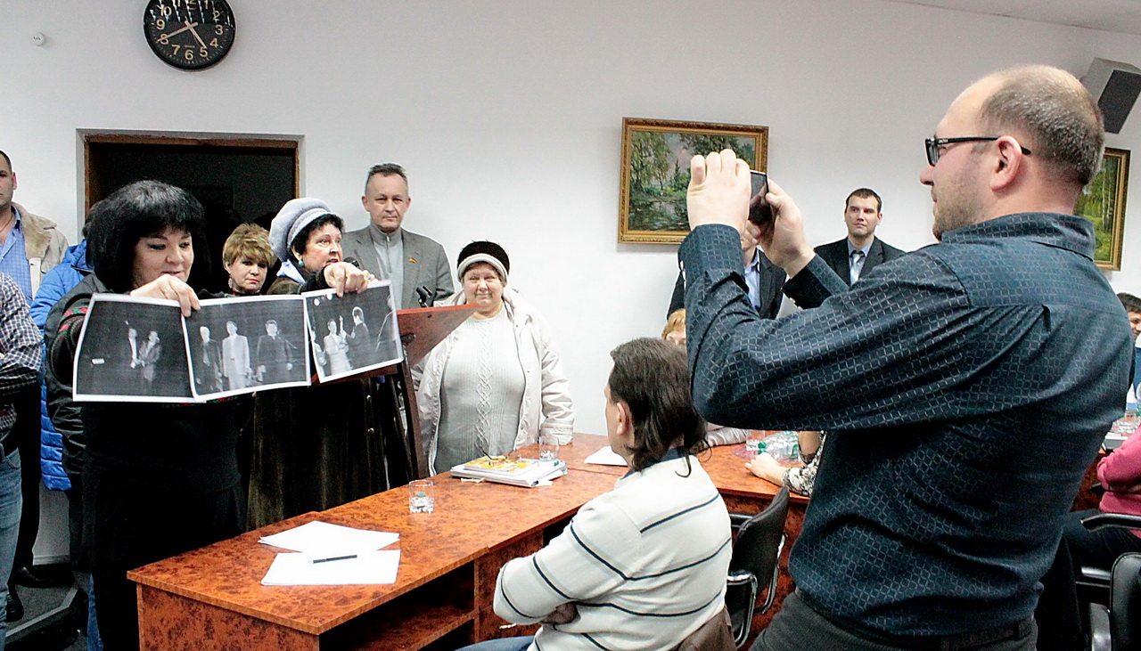 Сесія № 9 Броварської міської ради від 26 лютого 2016 року cover image